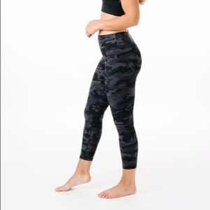 Zyia soft n snug mid rise camo leggings.
